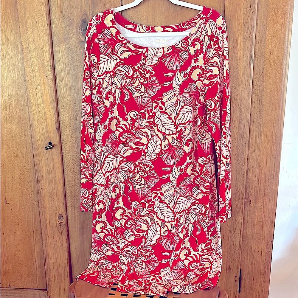 EUC Lilly Pulitzer long sleeved super stretchy dress in a deep red/pink/white/ta